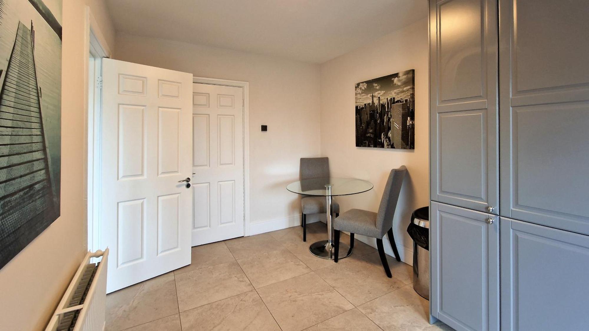 2 Minute Walk To Luas * Dublin