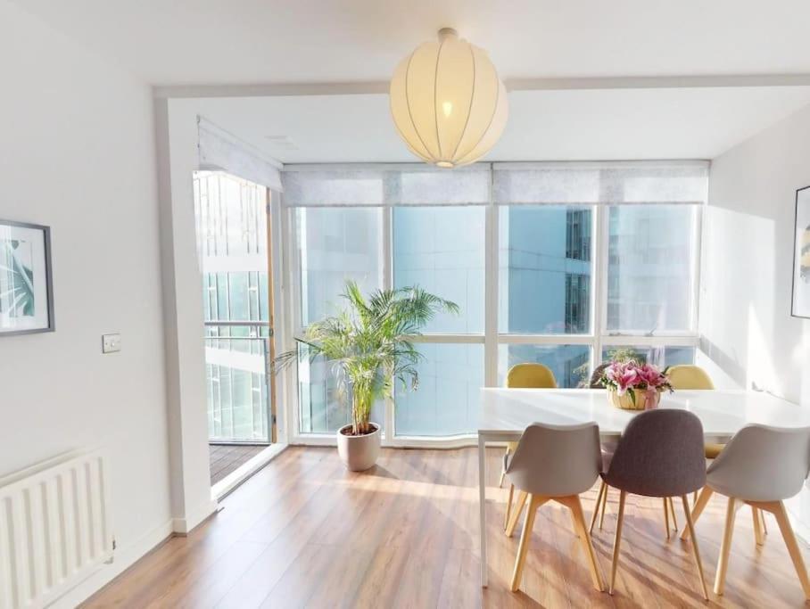 Appartement Centrally Located, Comfy 2-bed 2-bath Apt