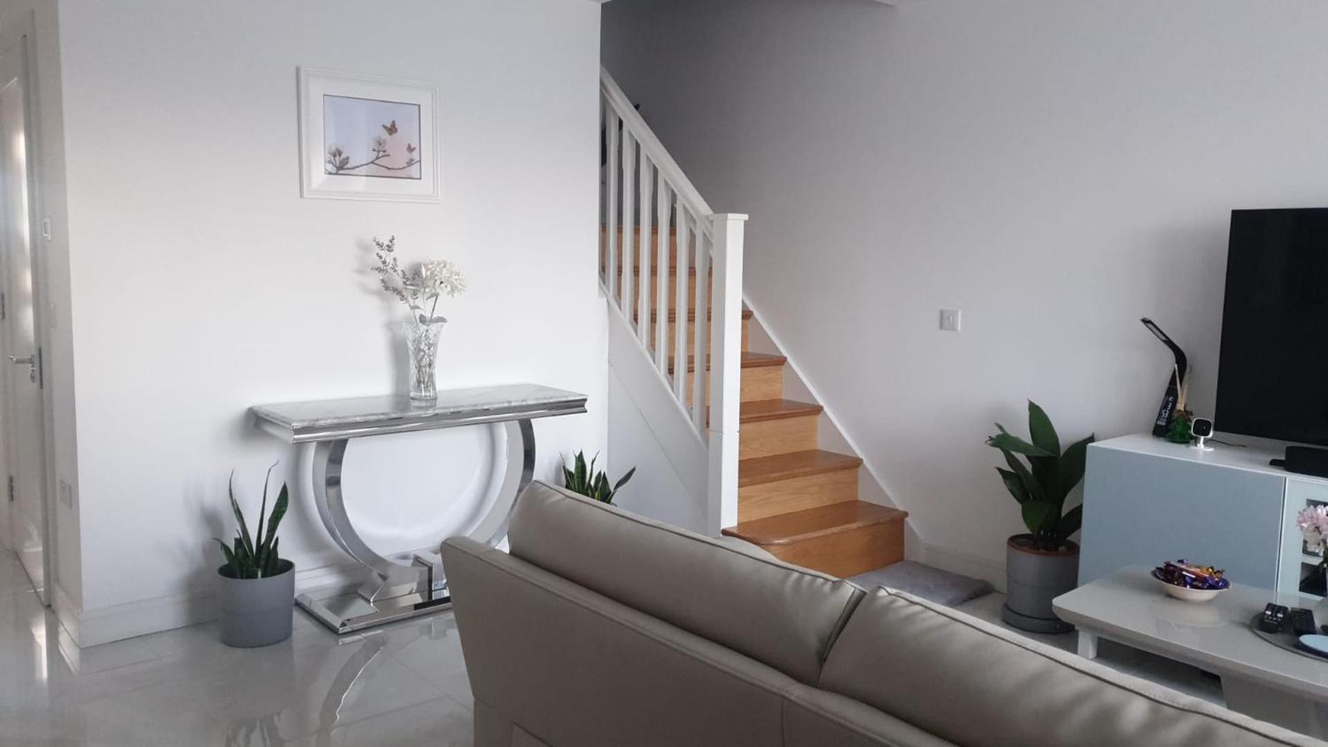 Barnoaks House - Private Ensuite Bathroom * Dublin