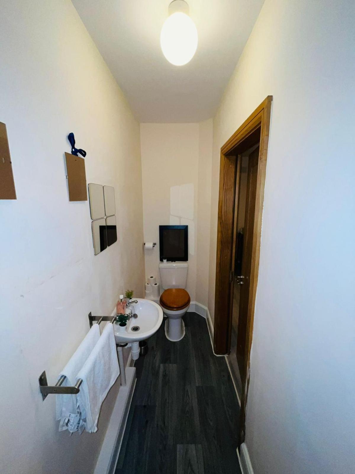Bedroom + Bathroom D8