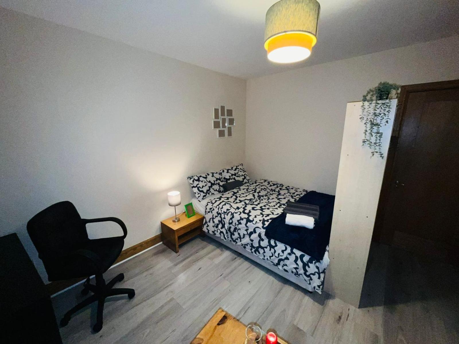 Bedroom + Bathroom D8 Dublin