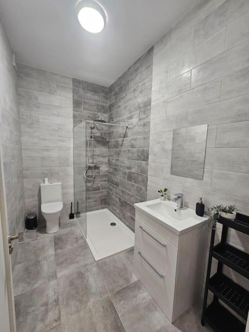 Spacious And Cosy House Apartment *