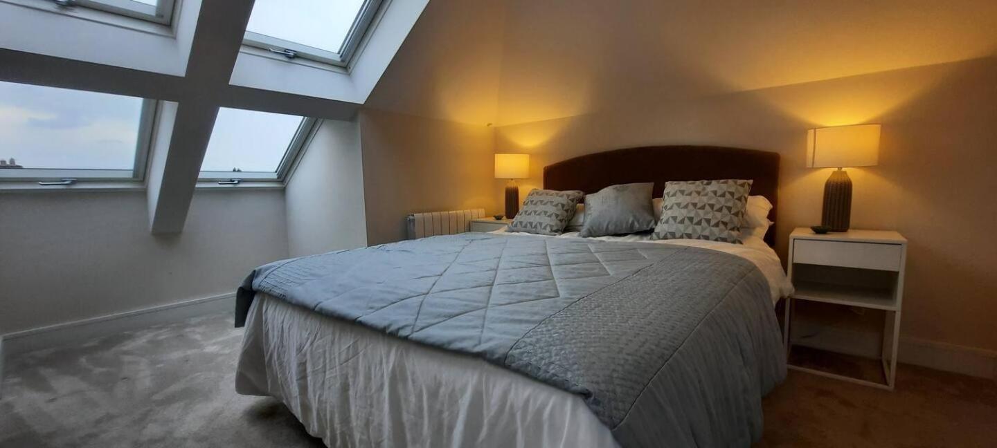 Stunning Family Sleeps 10 Villa *