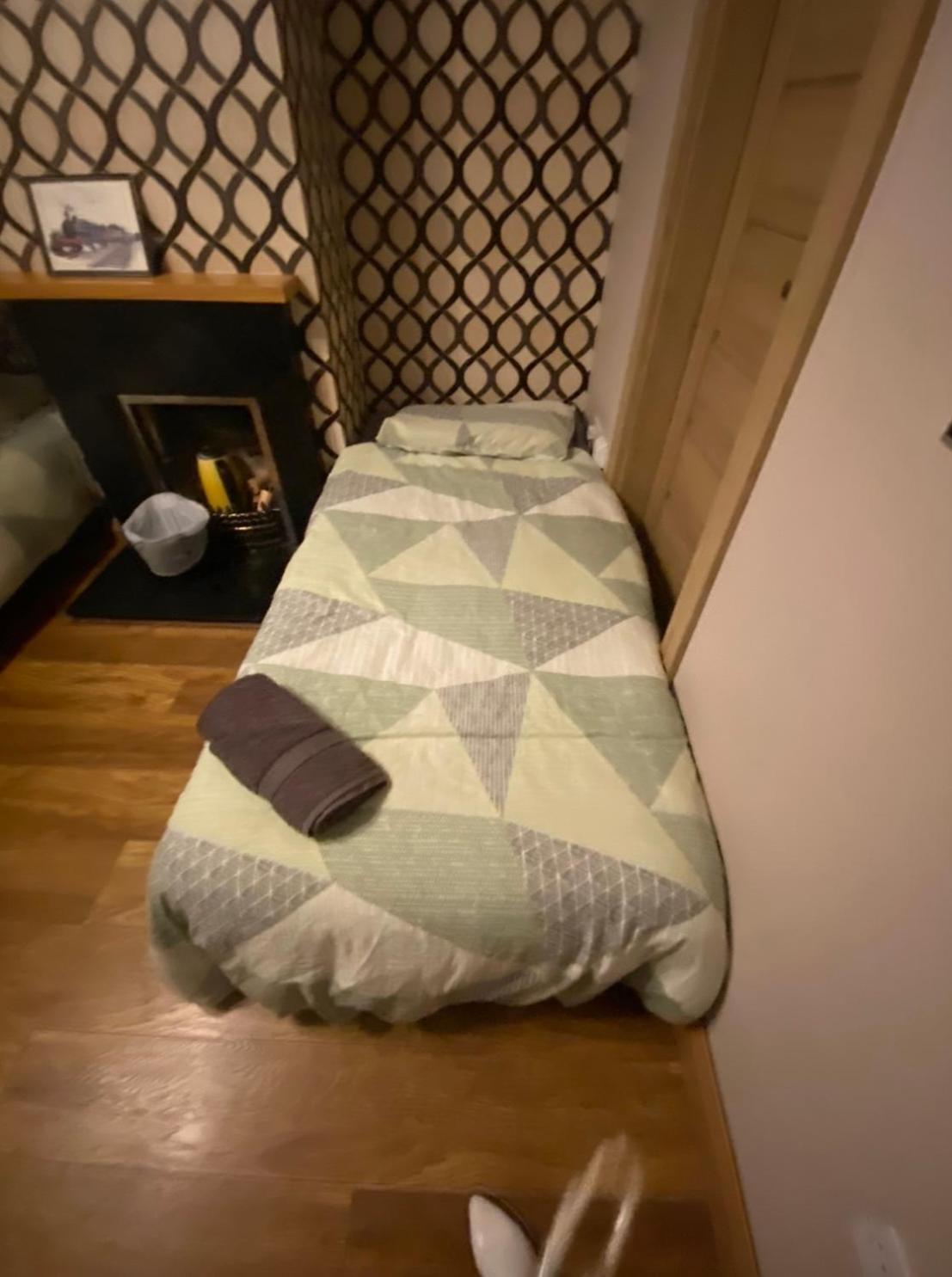 Homestay Airport Big With Bathroom Outside - Kitchen Only 7 Days Reservation Dublin