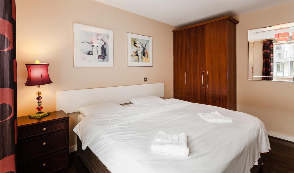 Hanover Wharf Apartment