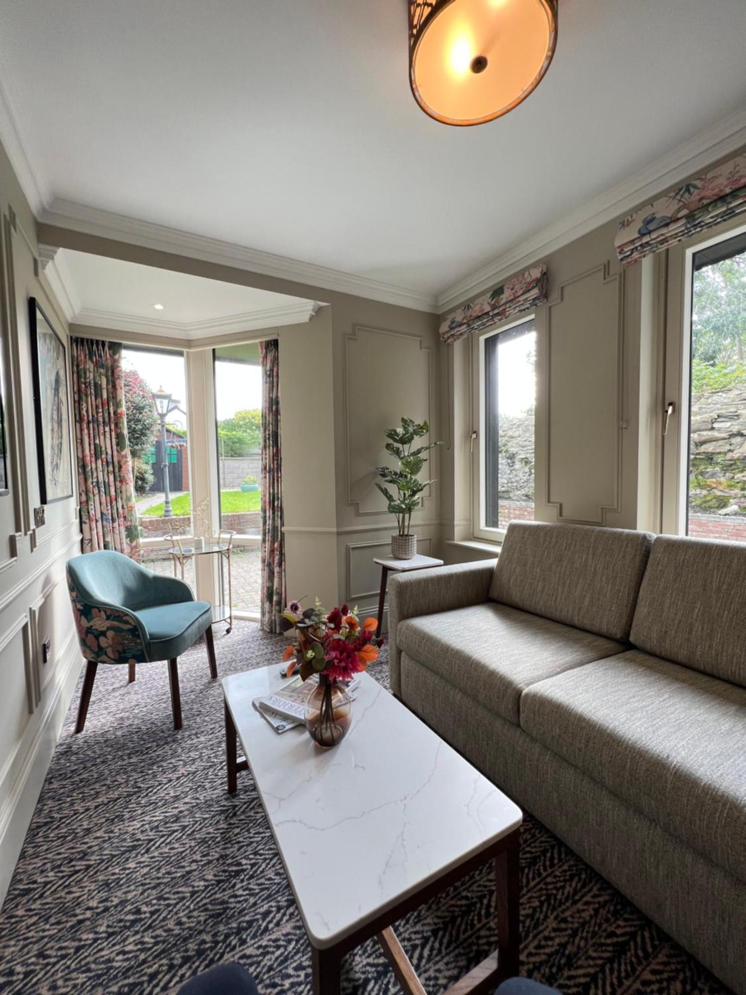 Waterloo Town House & Hotel 4*