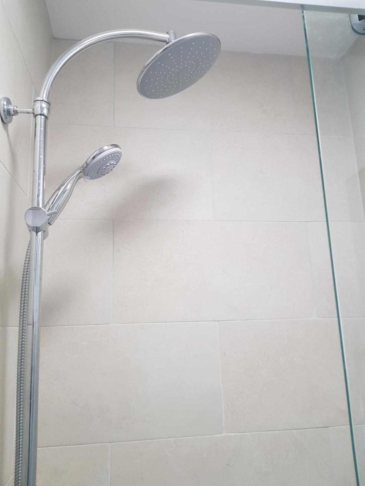 Homestay Barnoaks House - Private Ensuite Bathroom Dublin