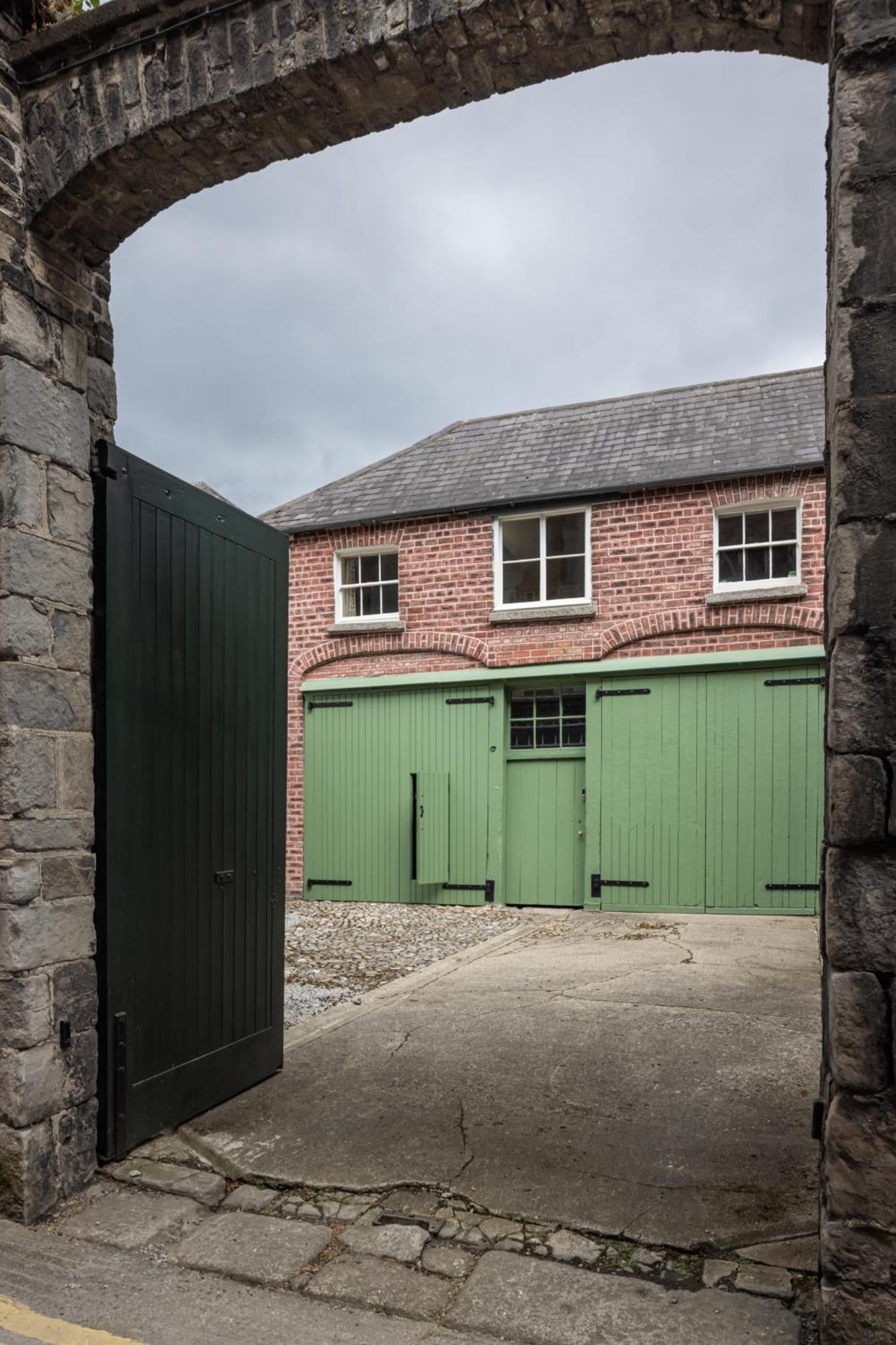 Merrion Mews *