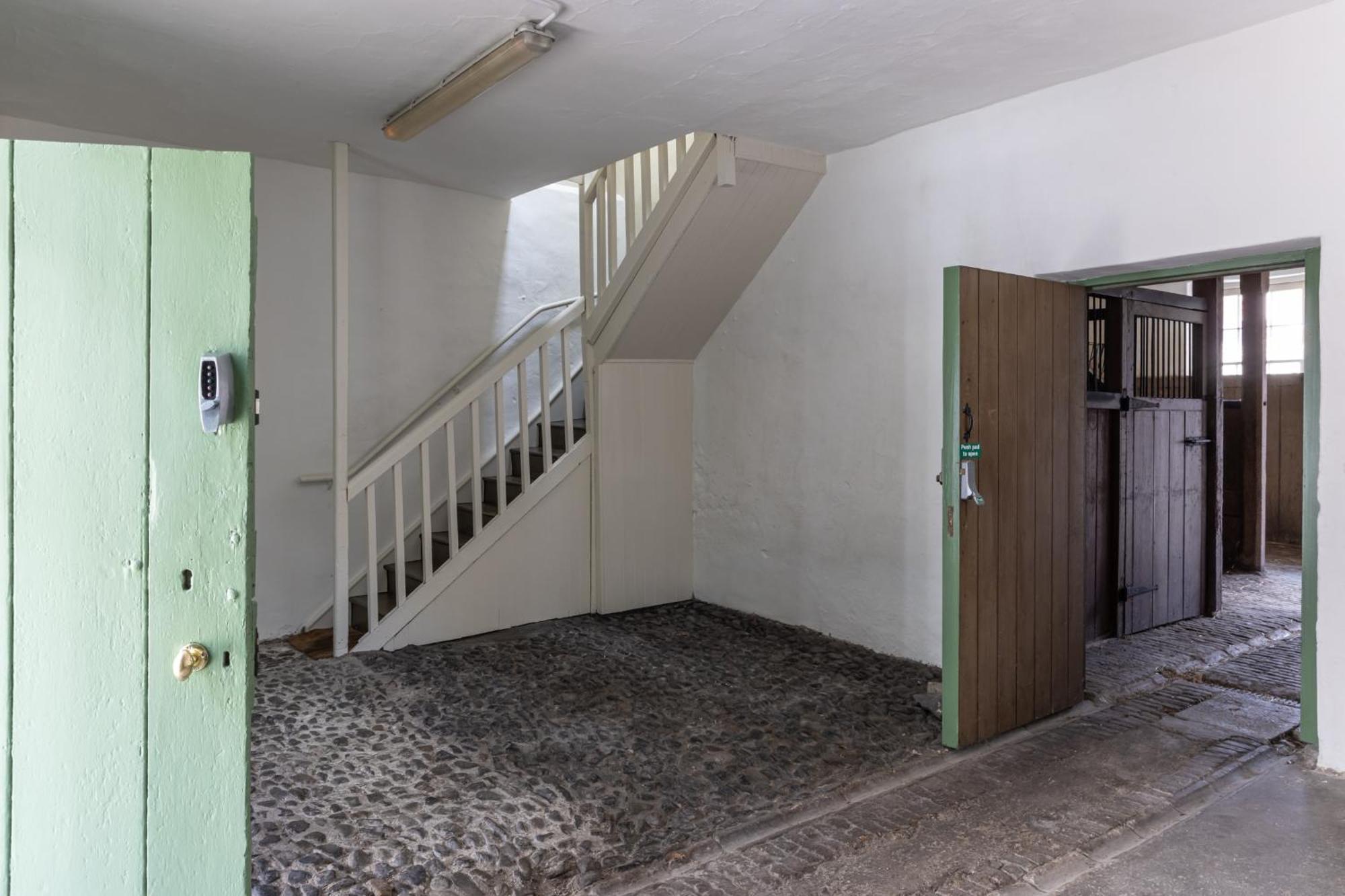 Merrion Mews *