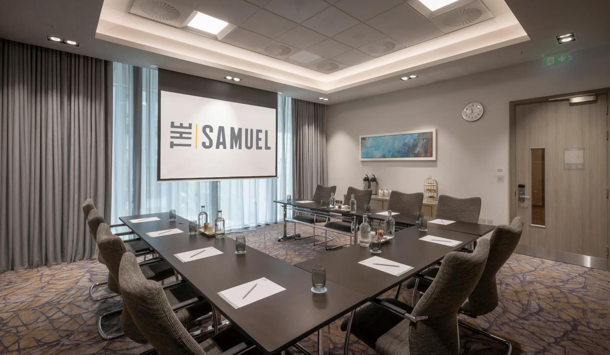 The Samuel Hotel, Centre