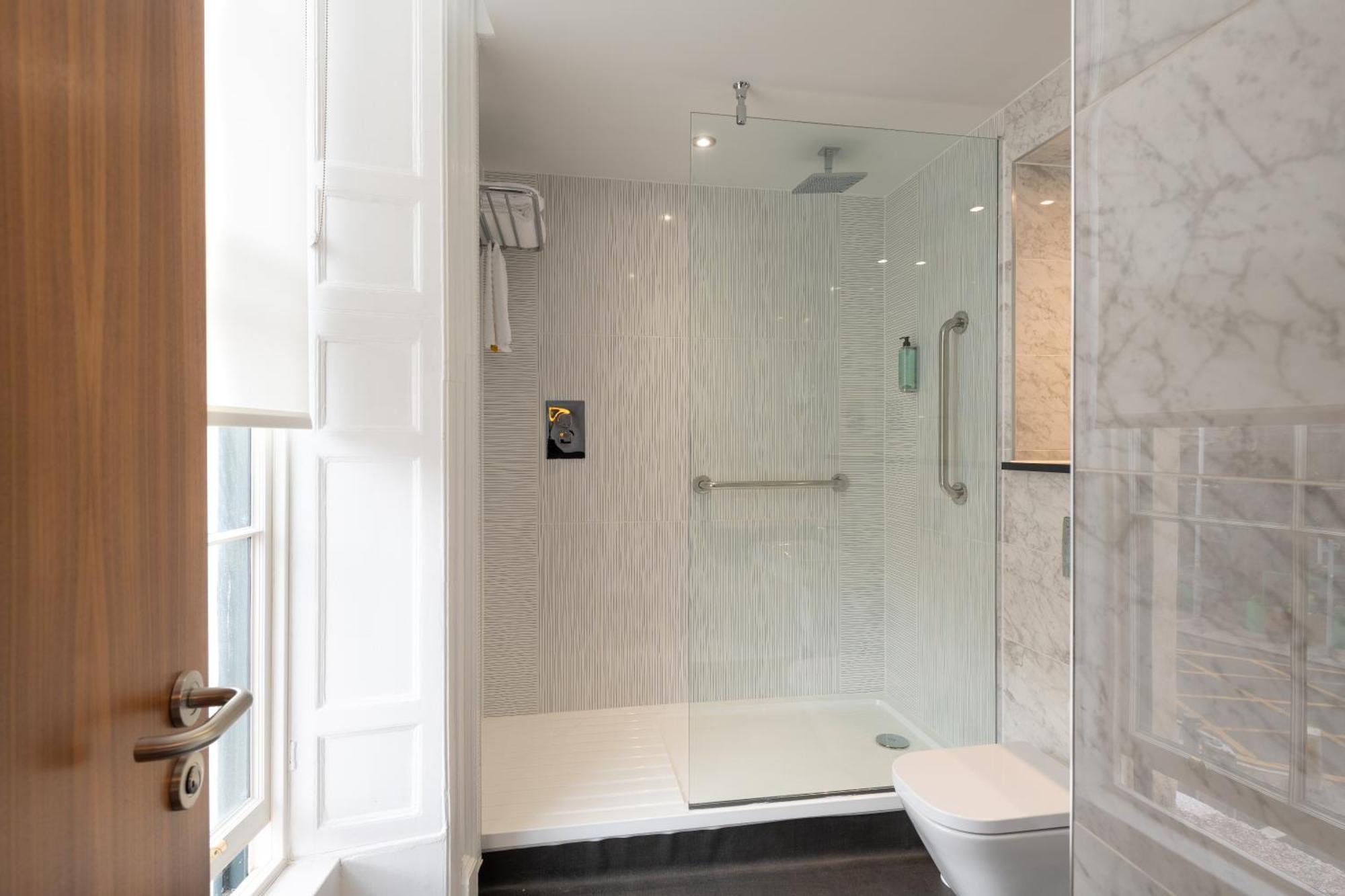 Keavan's Port Hotel, Hotel Dublin