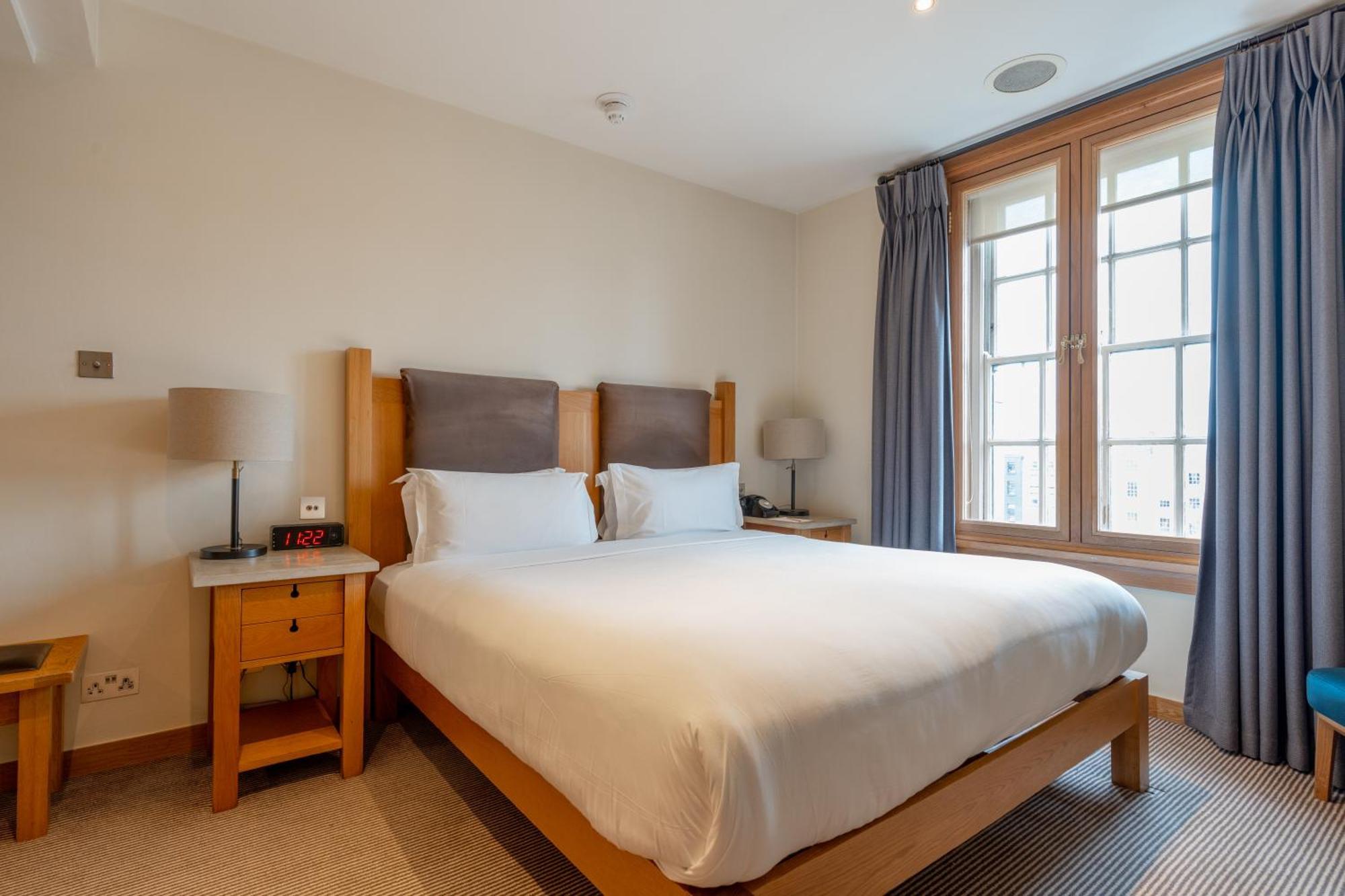 The Clarence Hotel 4*