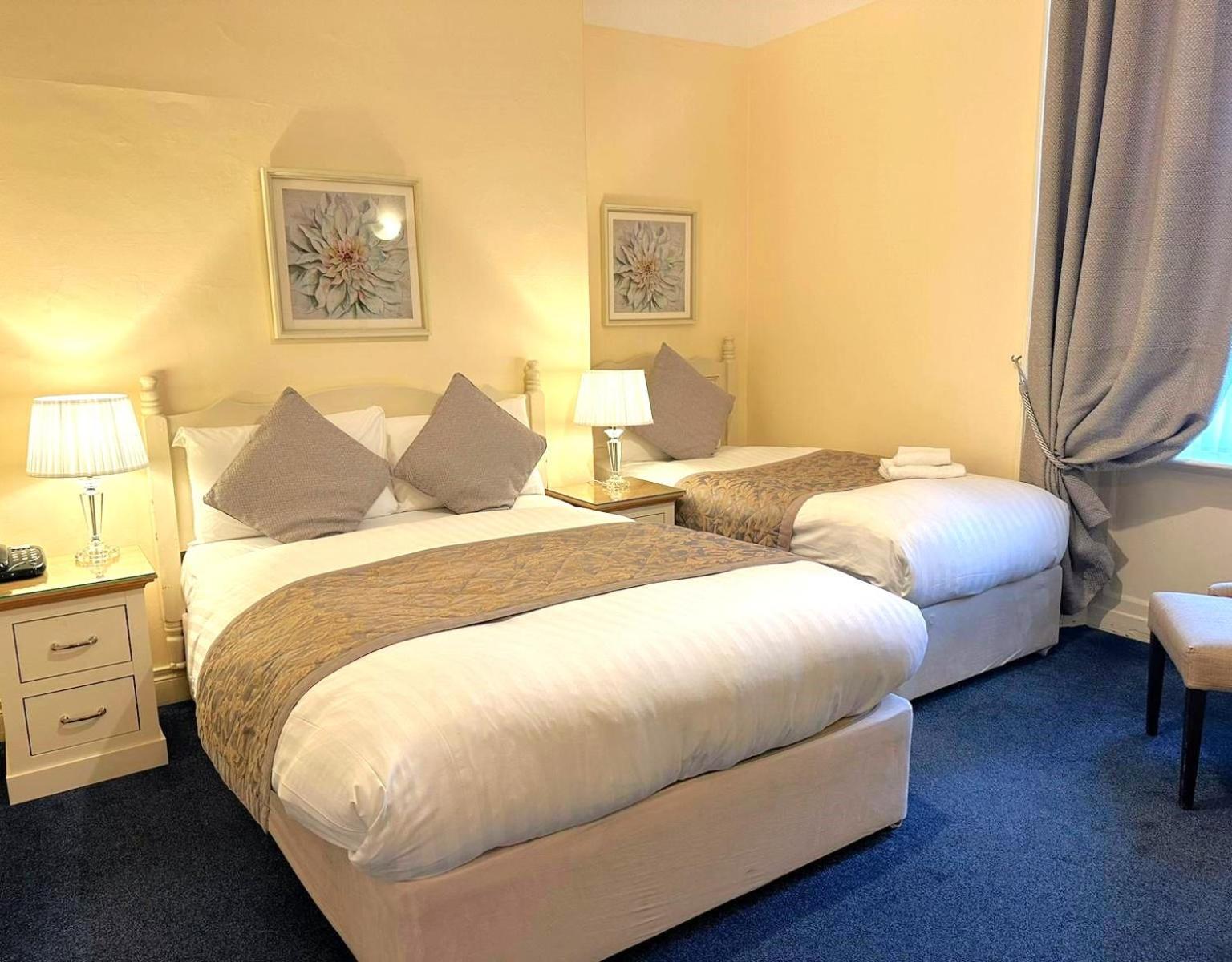 Baggot Court Townhouse Hotel