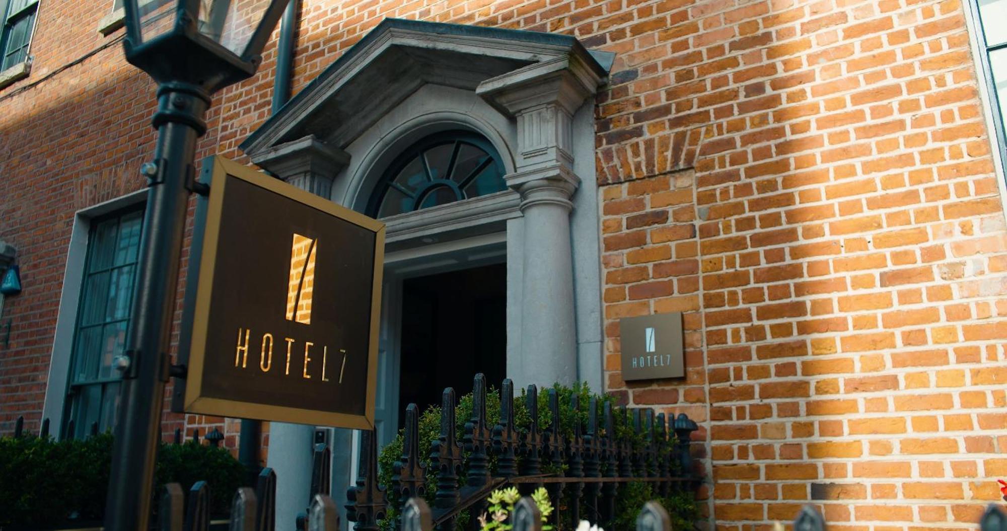 7, Centre Hotel 4*