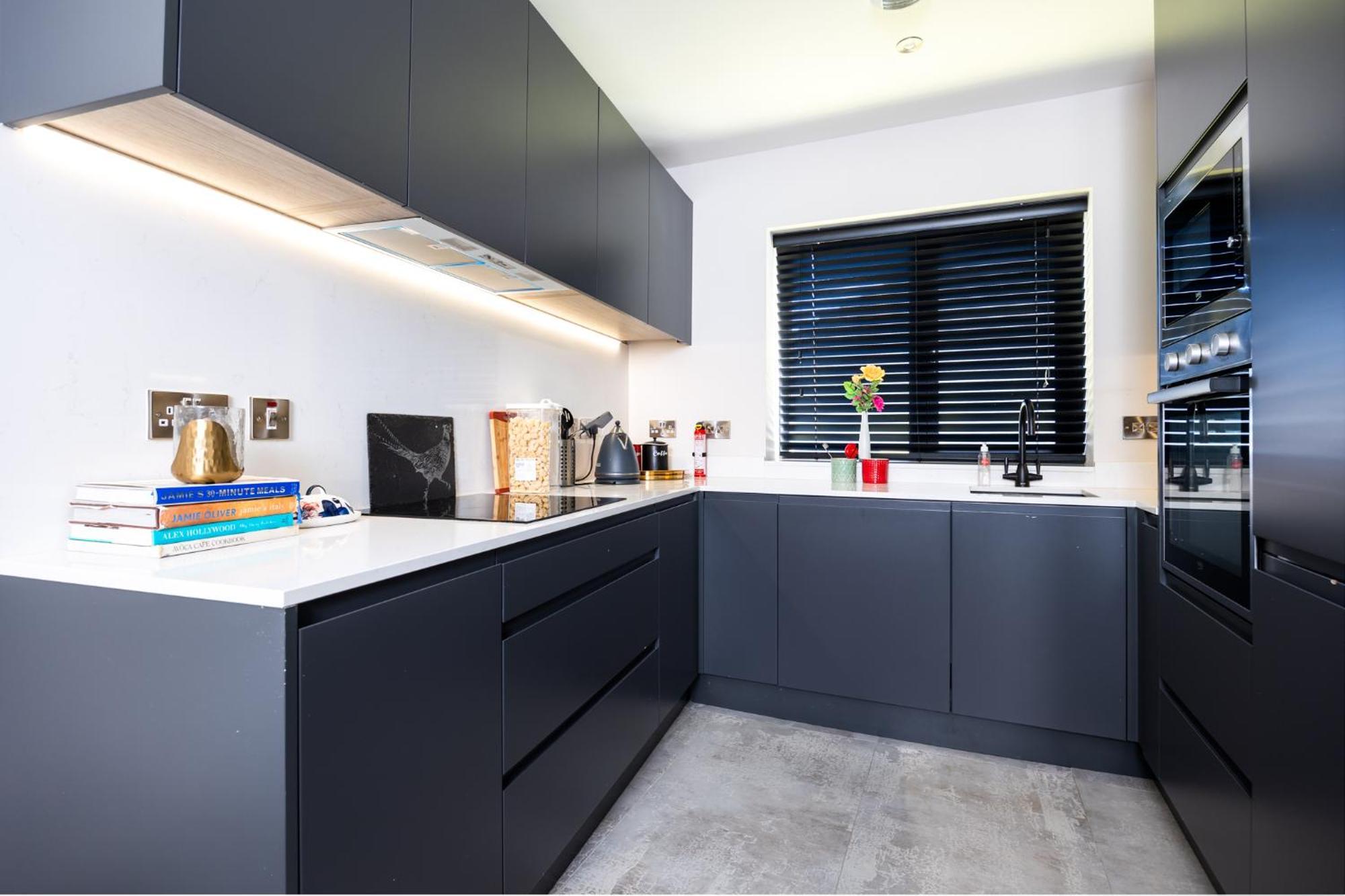 Stunning 2 Bed, 2 Bath House Near National Stadium, Holiday home