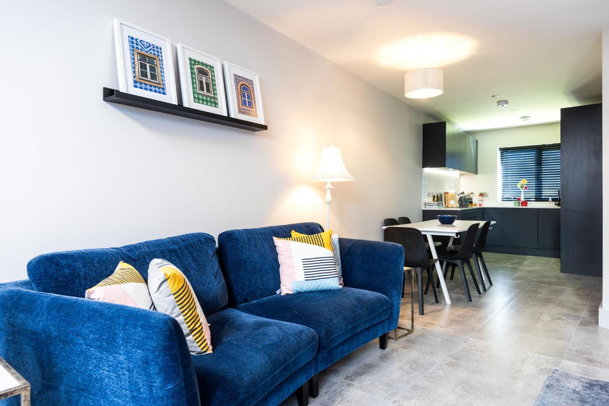 Stunning 2 Bed, 2 Bath House Near National Stadium, Vakantiehuis *