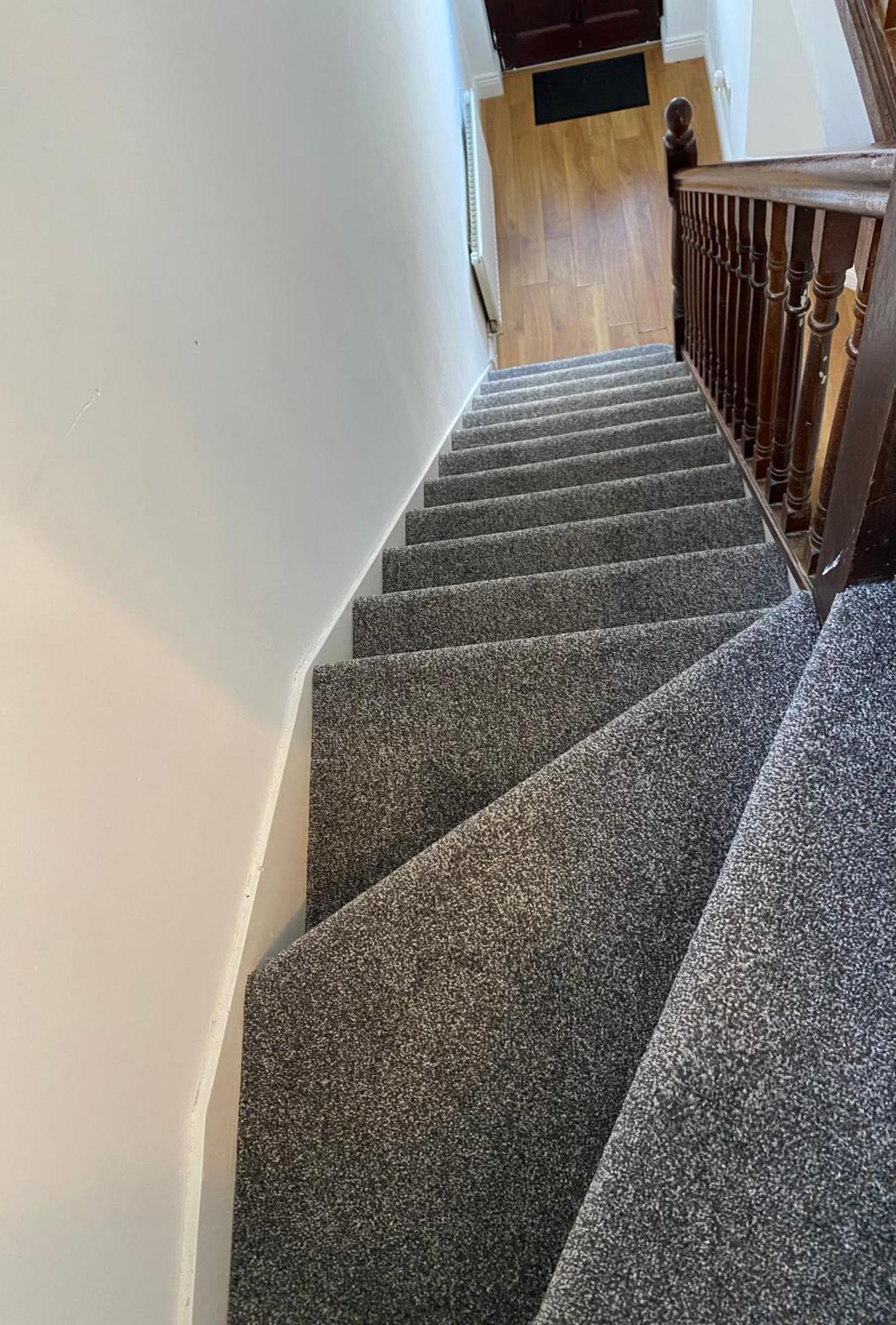Apartment Modern Comfortable Four Bedroom House In Great Location *
