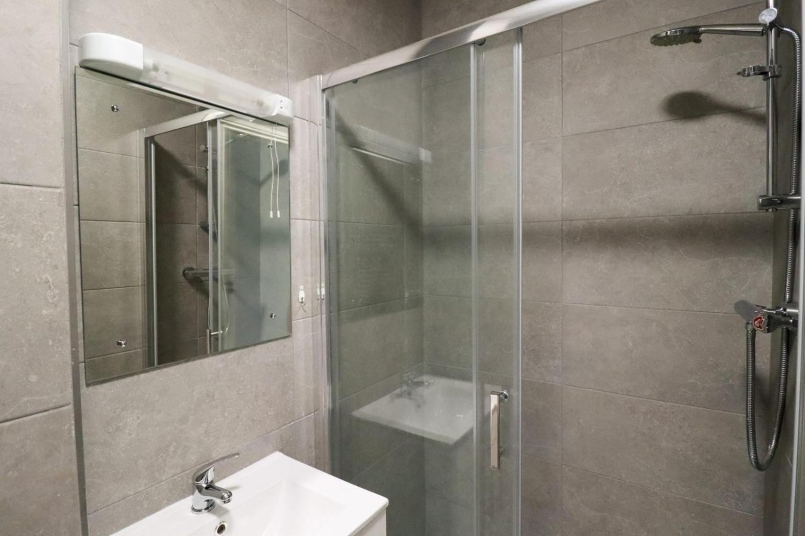 Inviting 2-bed In Apartment *