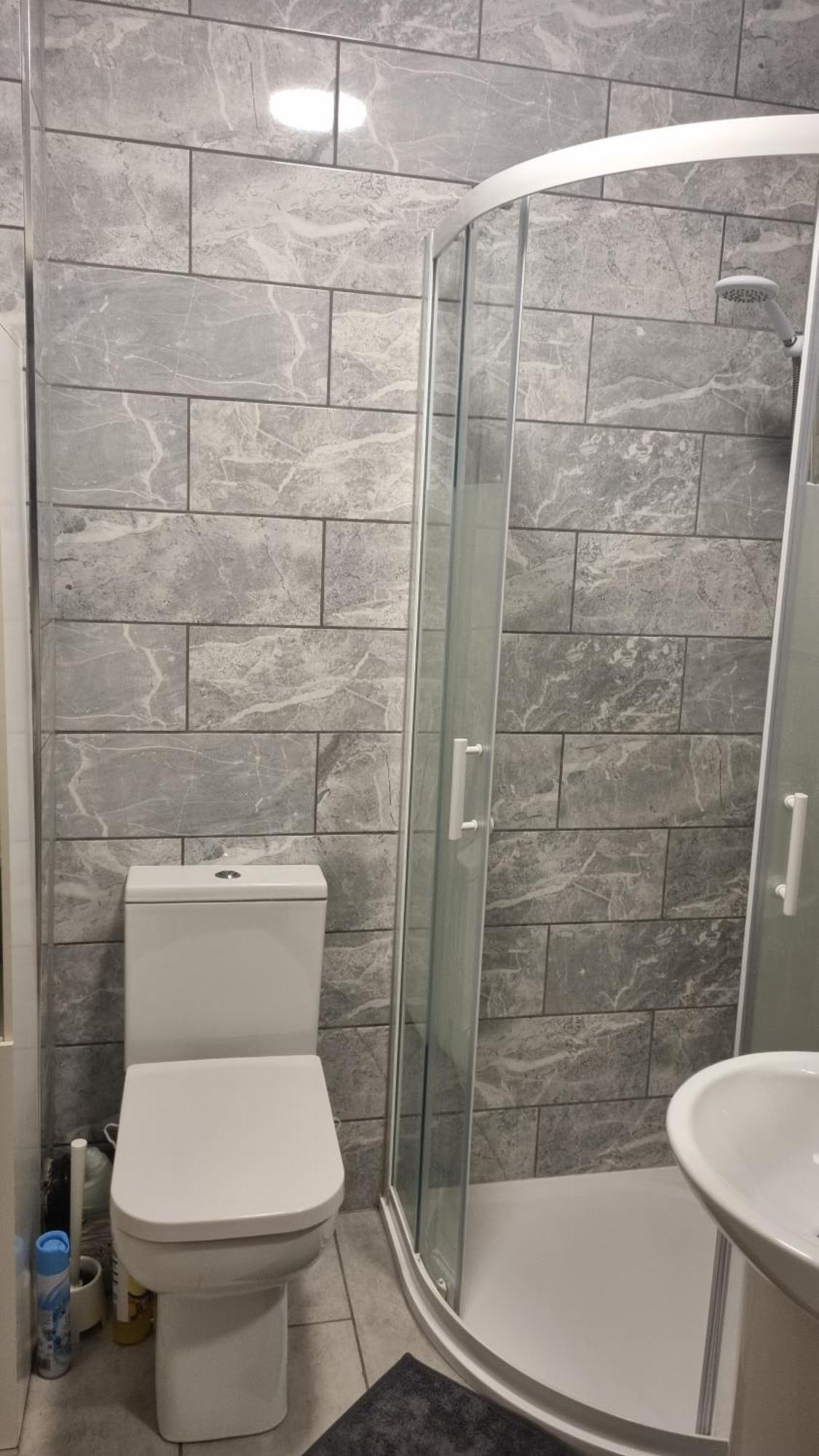 3 Cosy Bedrooms Near Airport & *