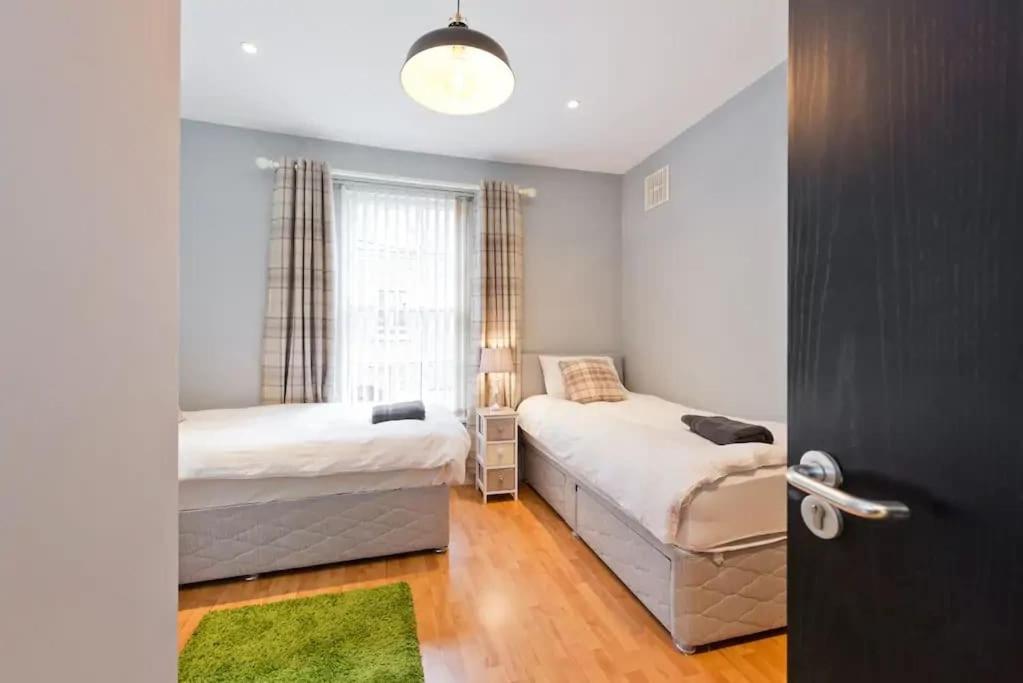 Apartment Beautiful, Large 4 Bedroom City Centre Townhouse *