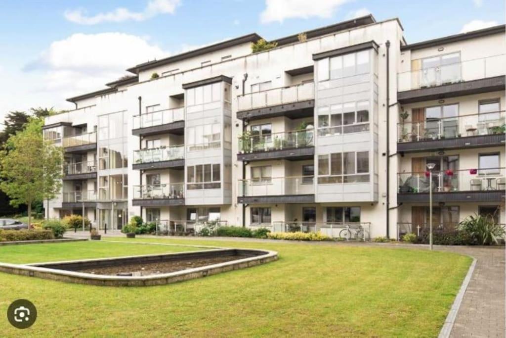 Excellent Location St Anne's Park 2 Bed/bath Apartment, 5 Appartement