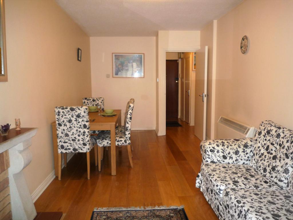 Apartment Halfpenny Bridge Holiday Homes Tranquility Dublin