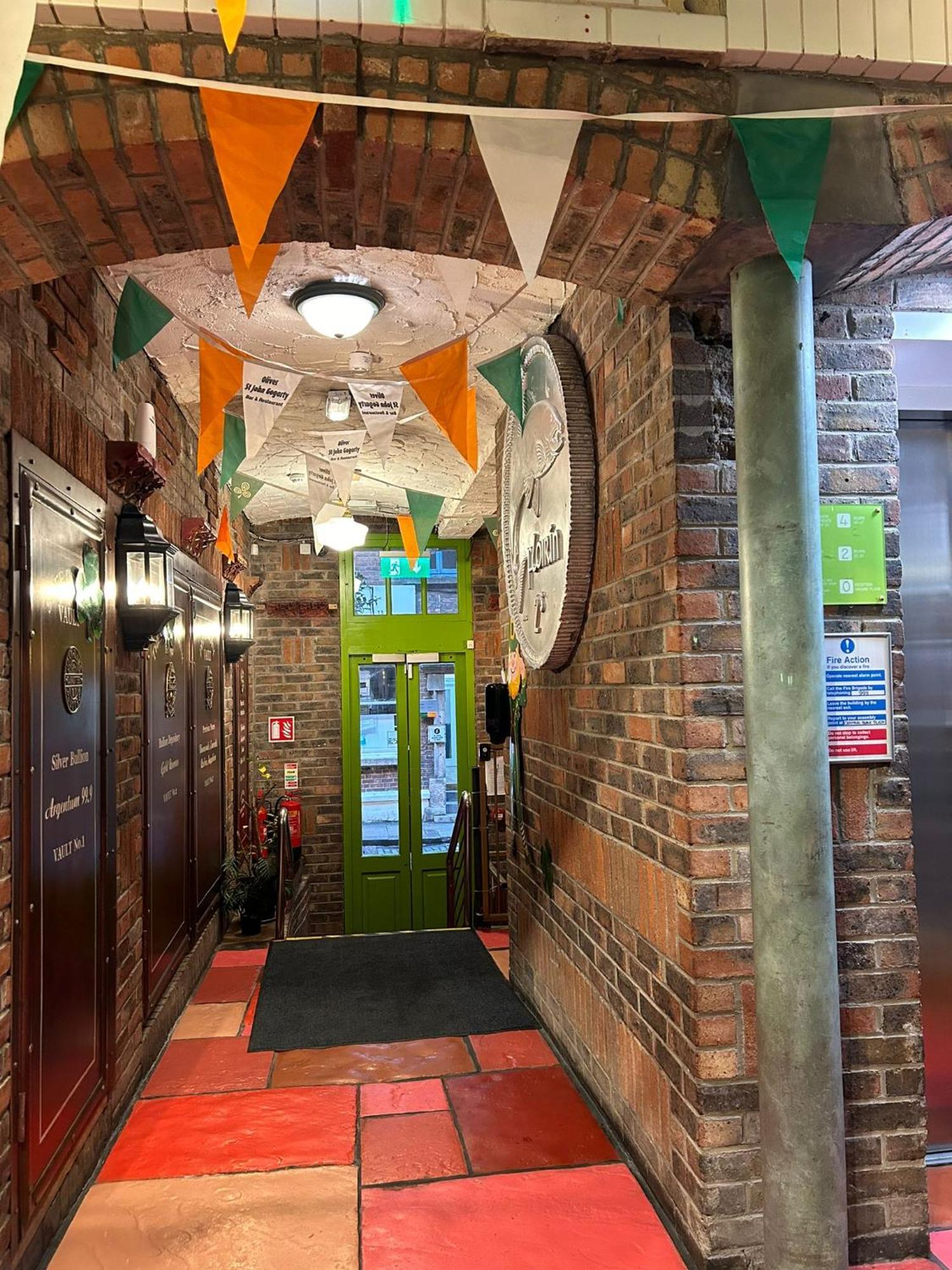 Gogartys Temple Bar Hostel Dublin