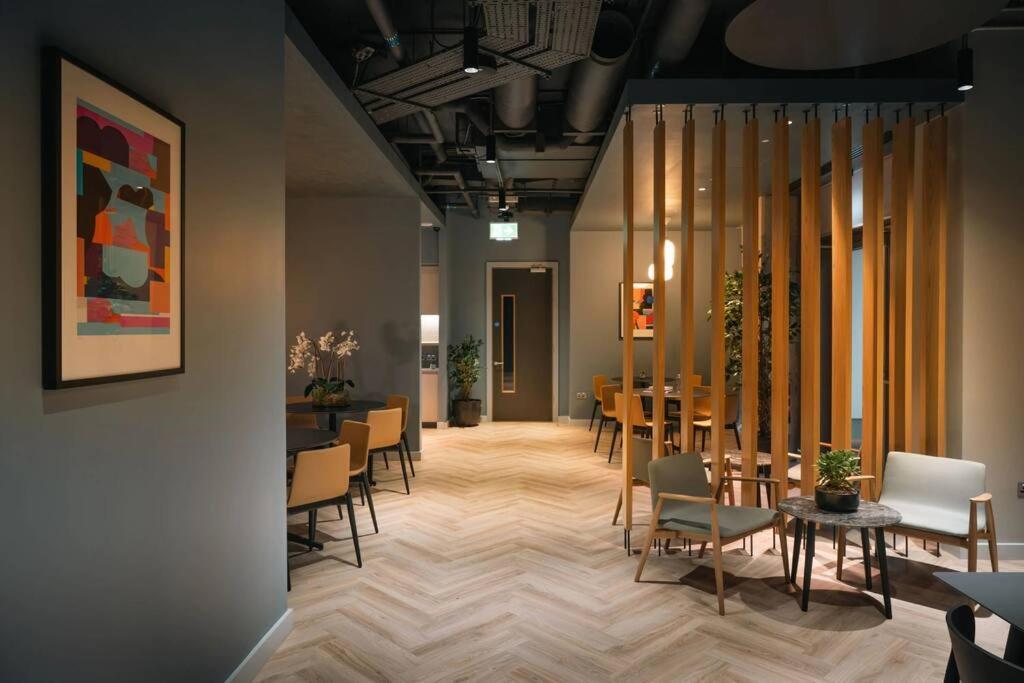 Apartment Large Luxurious In 18 *