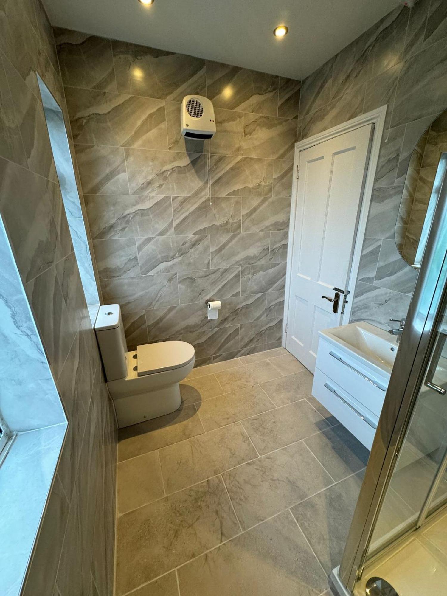 Guest house Nice Double At 2 Iveragh Rd-8 *