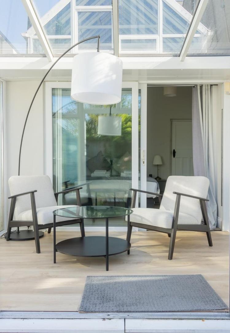 Guestready - Modernised In Monkstown Guest house *
