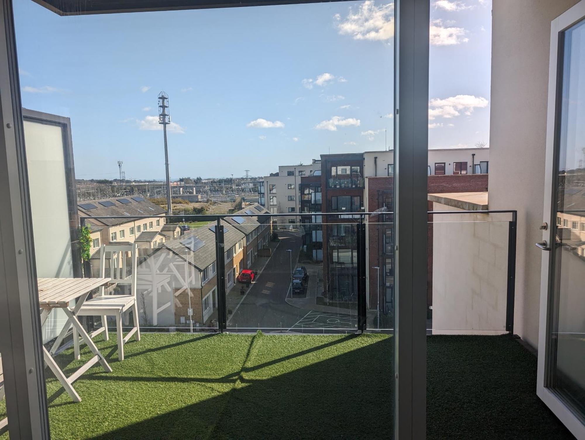 Apartment Entire Penthouse 30 Mins To Center Via Luas Dublin