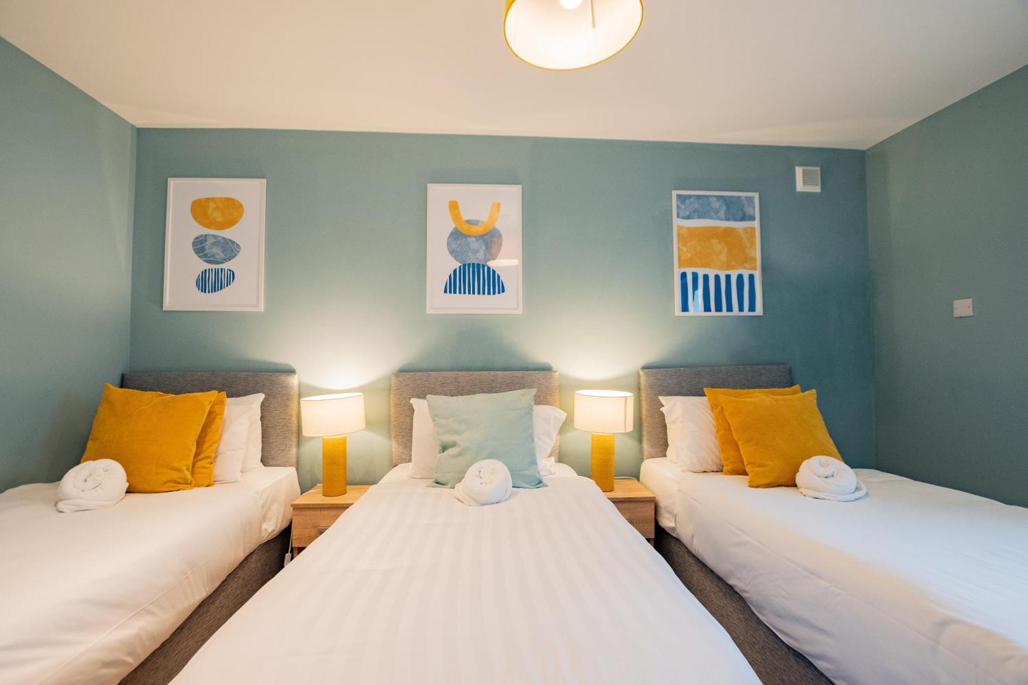 The Large Group House -sleeps 21 Ferienhaus *