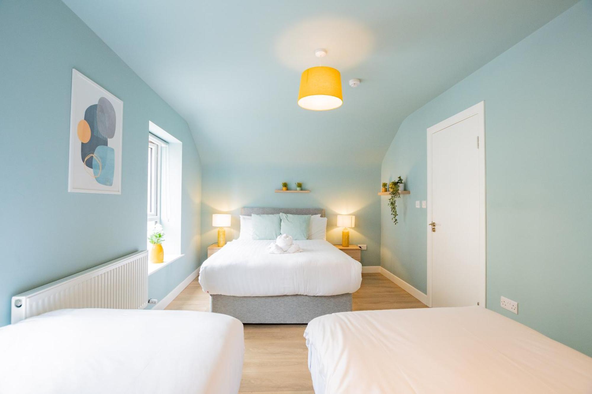 The Large Group House -sleeps 21 Ferienhaus *