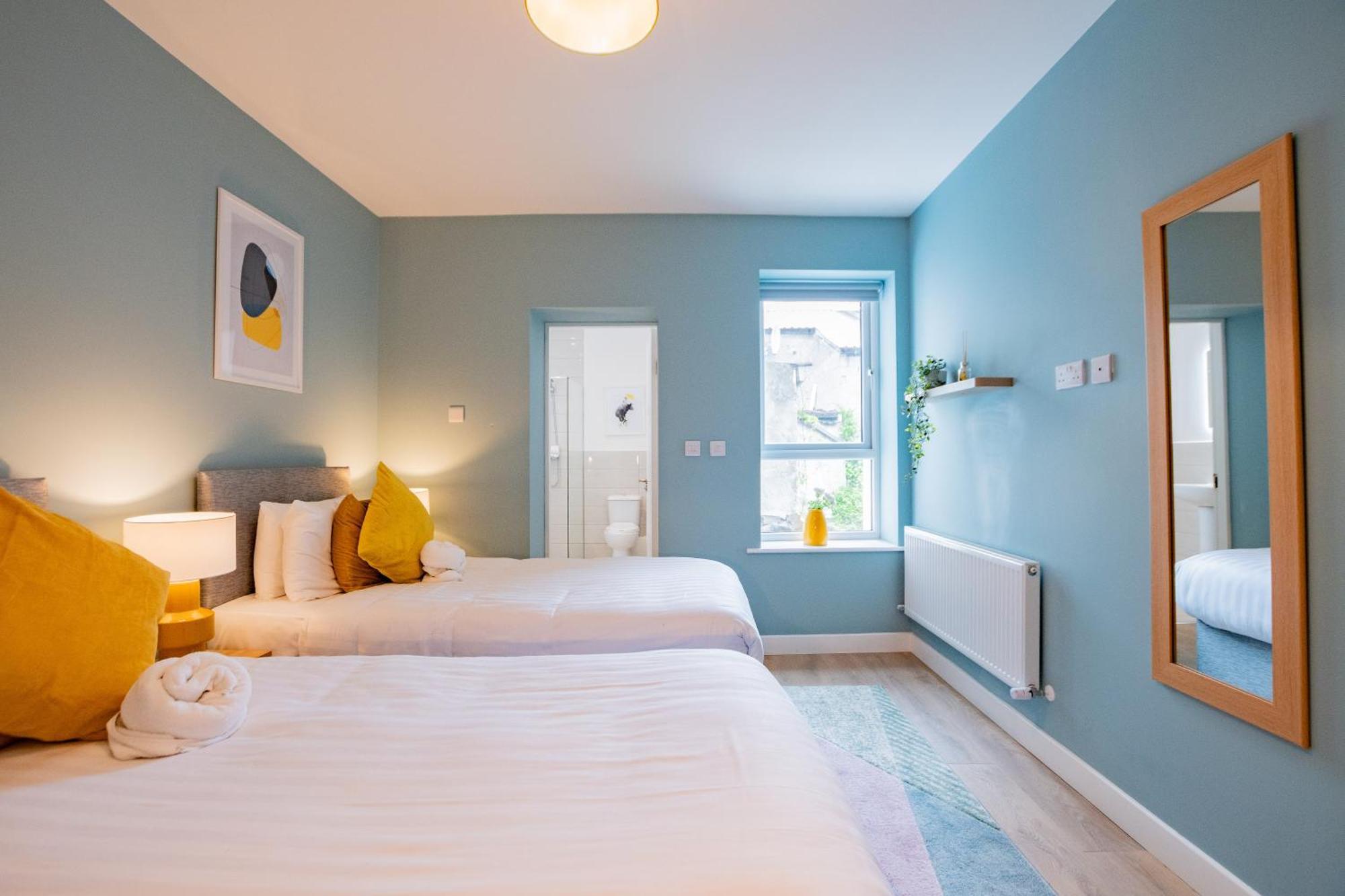 The Large Group House -sleeps 21 Ferienhaus Dublin
