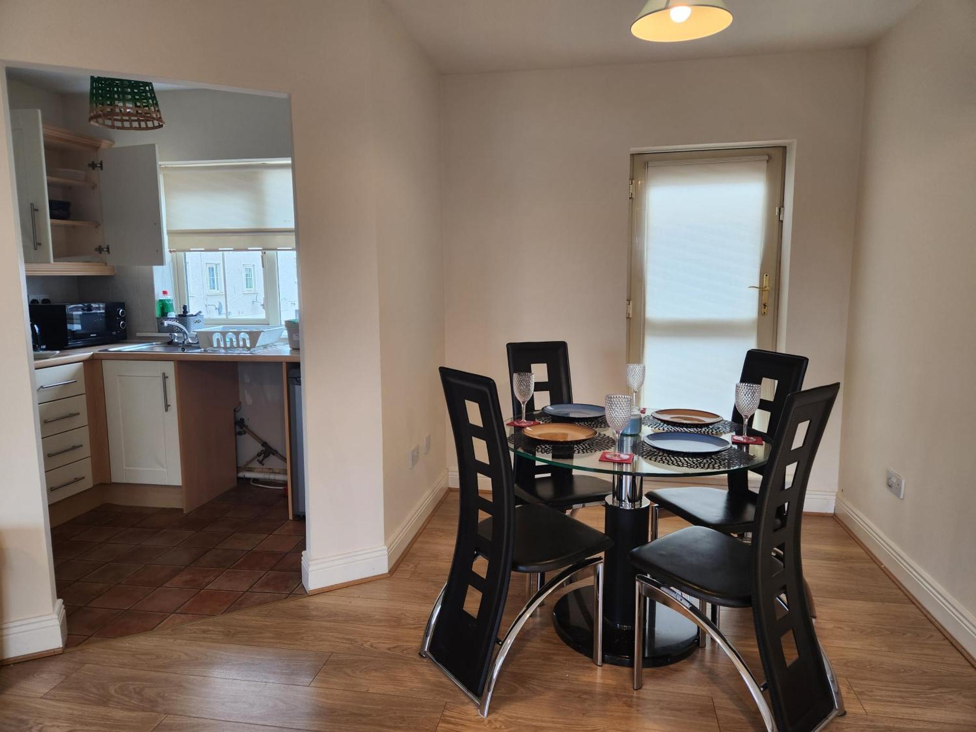 3 Bedrooms Near Airport & 7people Apartment Dublin