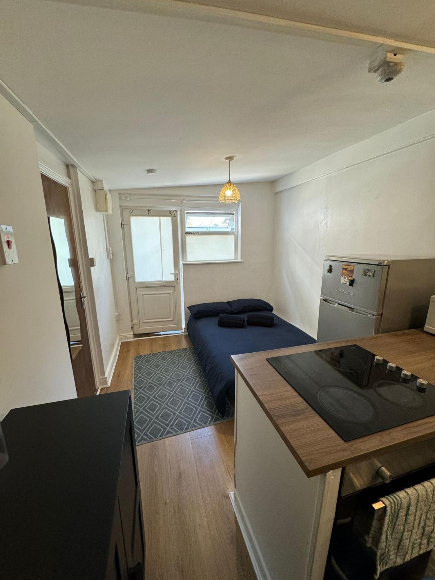 Cosy Near City Center Apartment *