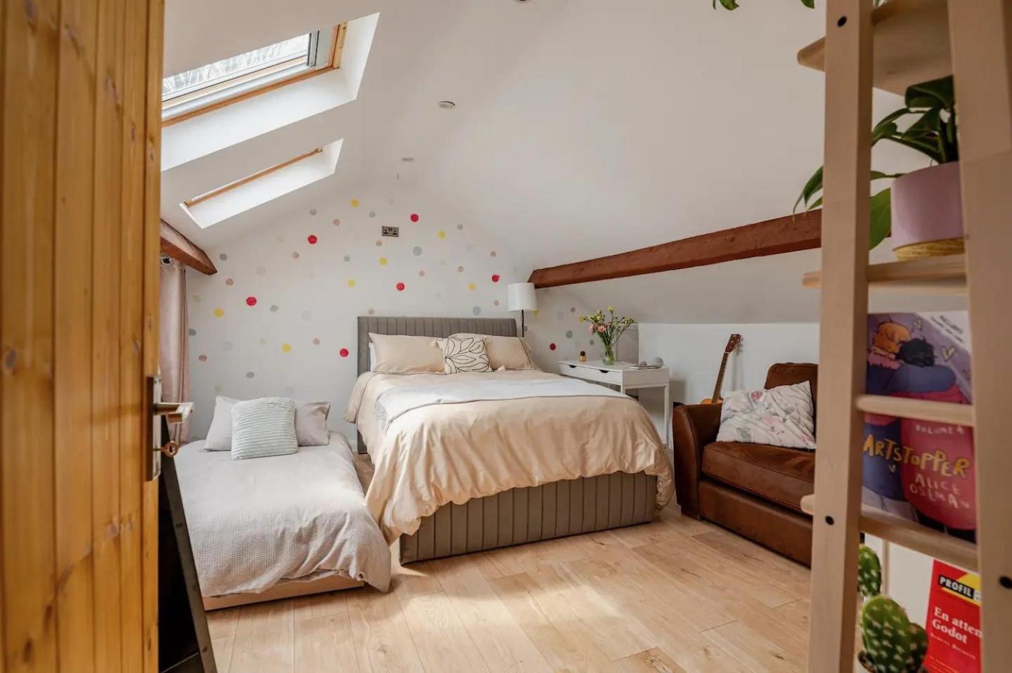 Cozy In Stoneybatter, Homestay Dublin