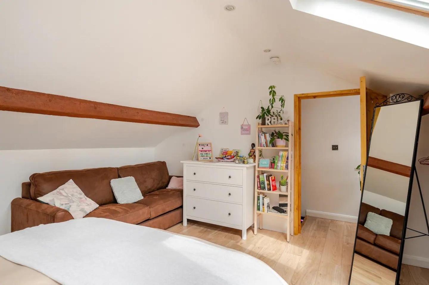 Cozy In Stoneybatter, Homestay