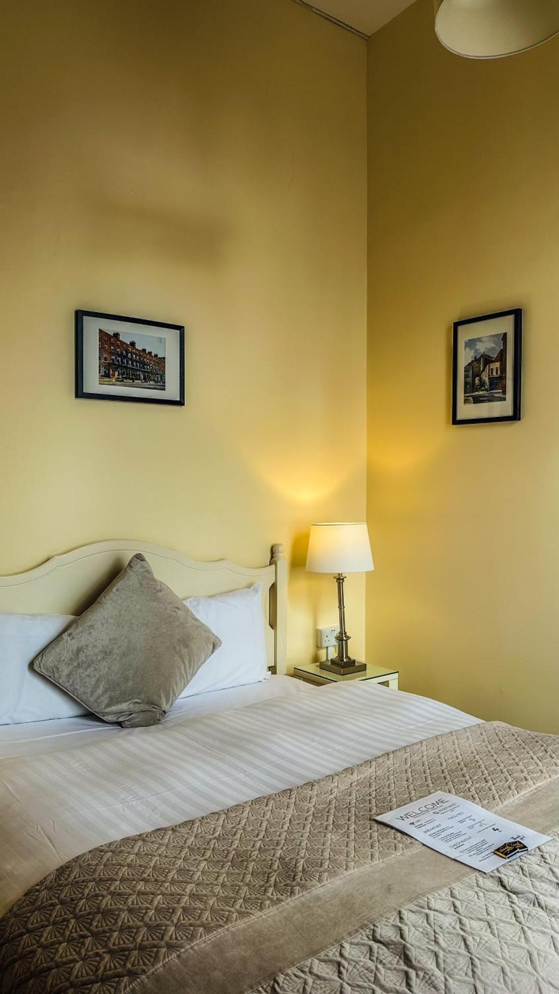 Baggot Court Townhouse Hotel