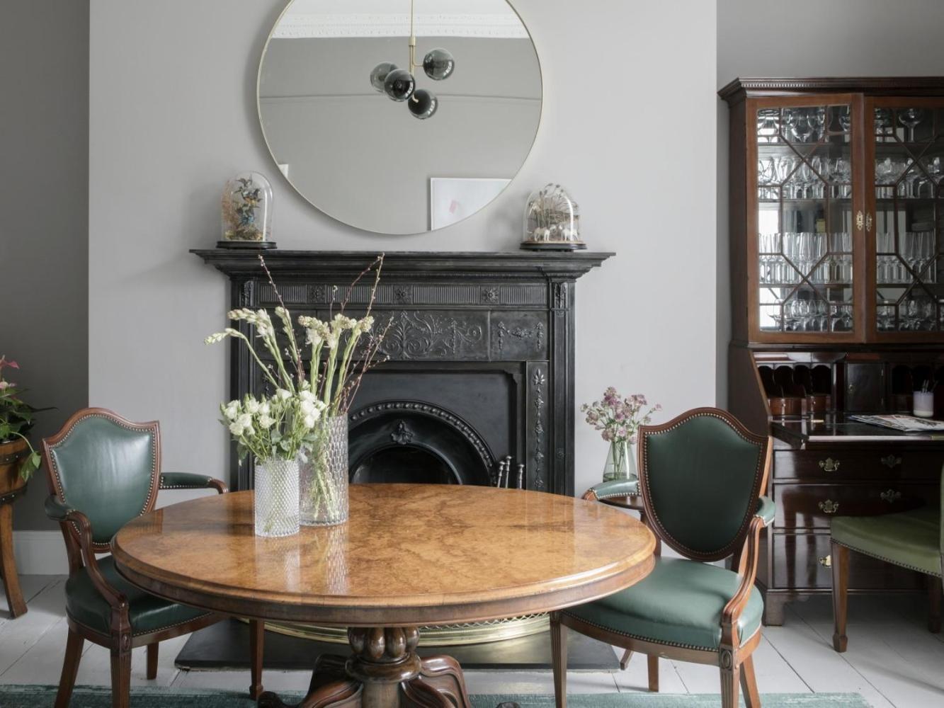Gasthuis Pembroke Hall 3*