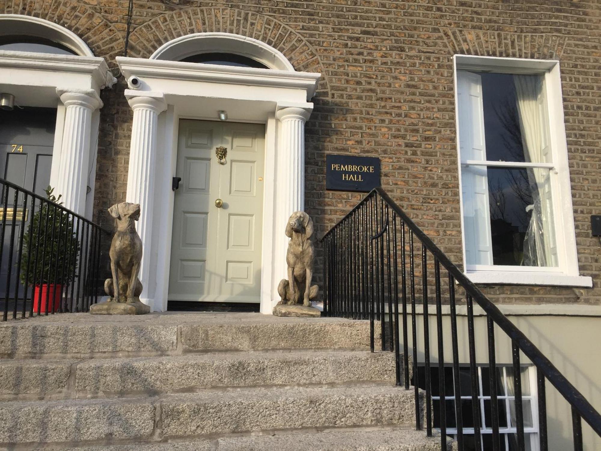 Gasthuis Pembroke Hall 3*