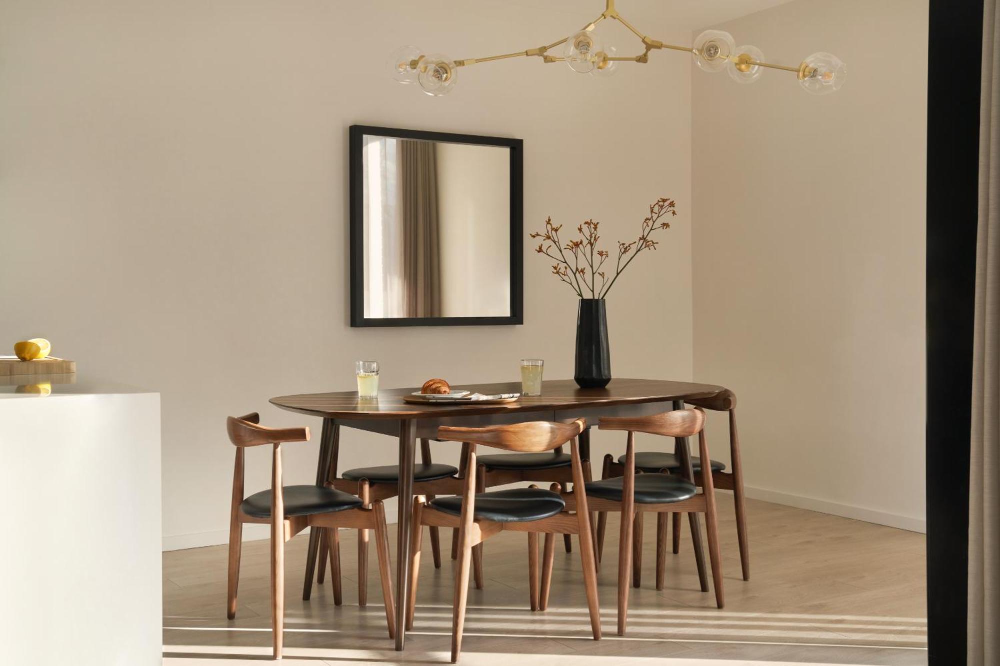 Aparthotel Sonder — Britain Quay