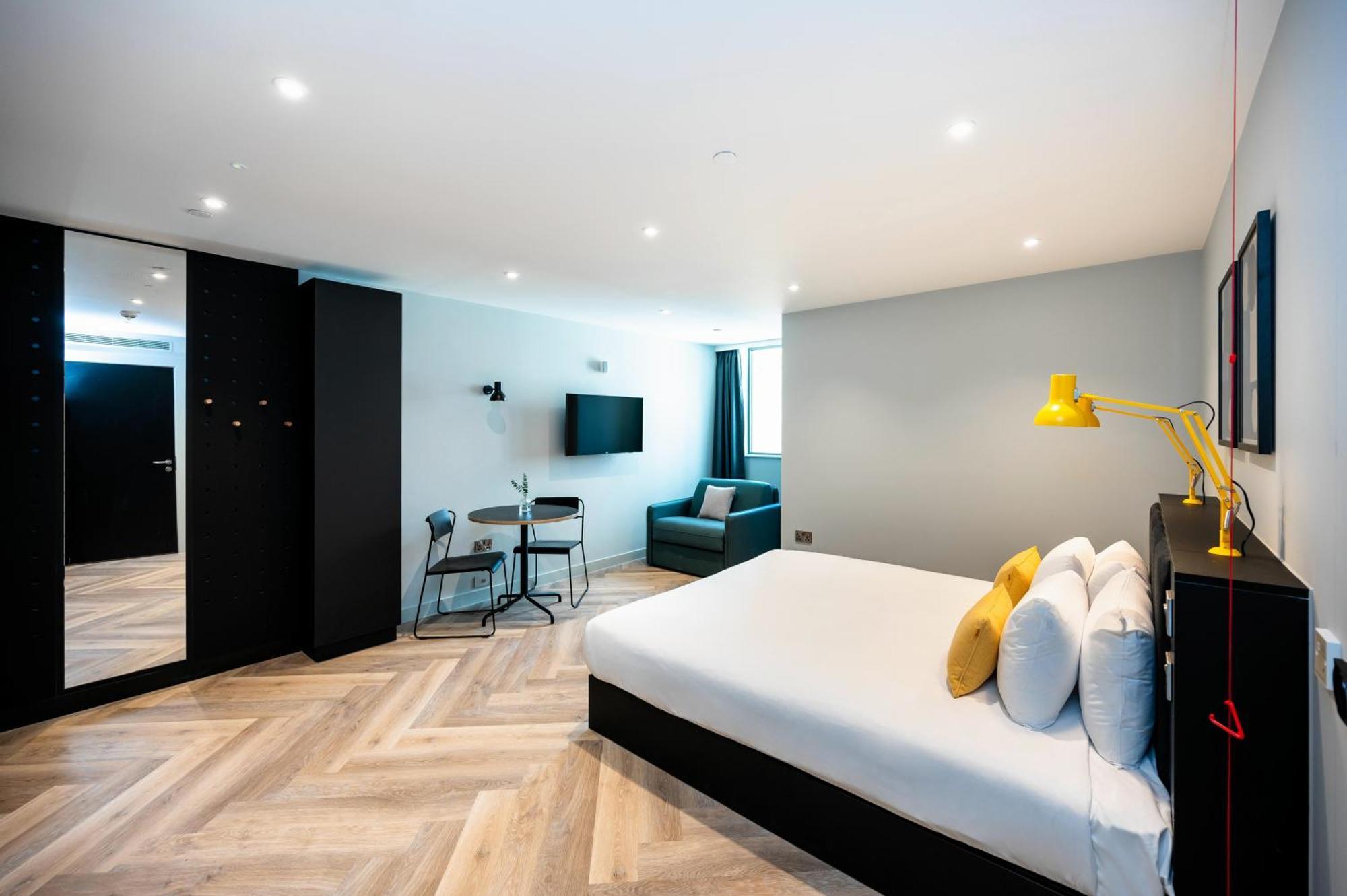 Aparthotel Staycity Tivoli