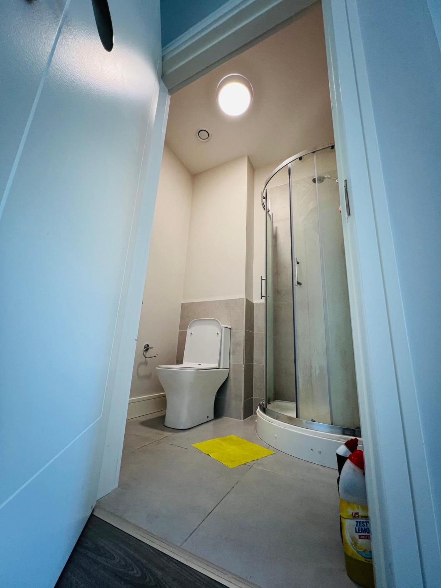 Appartement Private King Size In Well Decorated Shared Flat