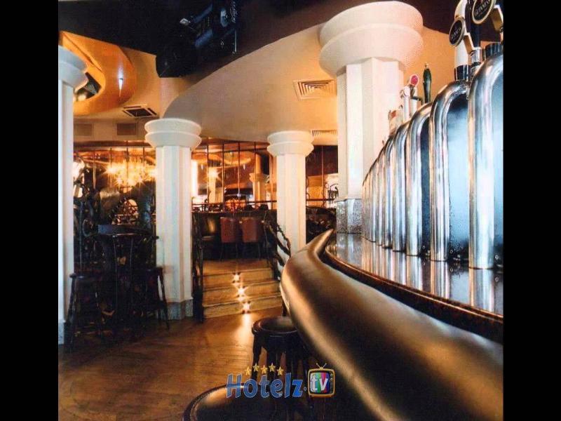 Paramount Hotel 3*