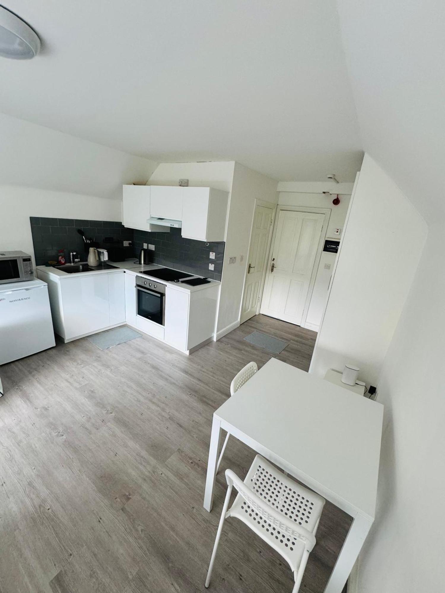 Apartment 3 Portobello