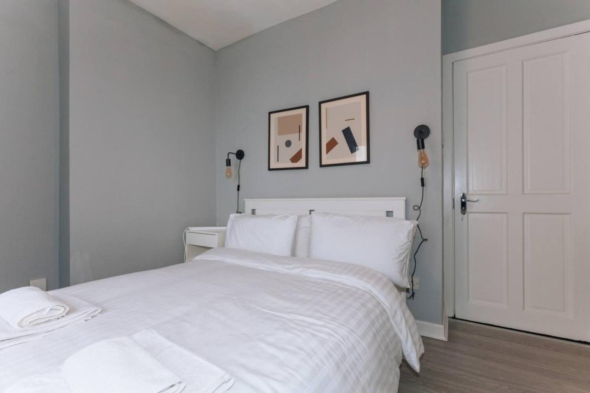 Centrally Located & Spacious 4bd House- St Kevin's Dublin
