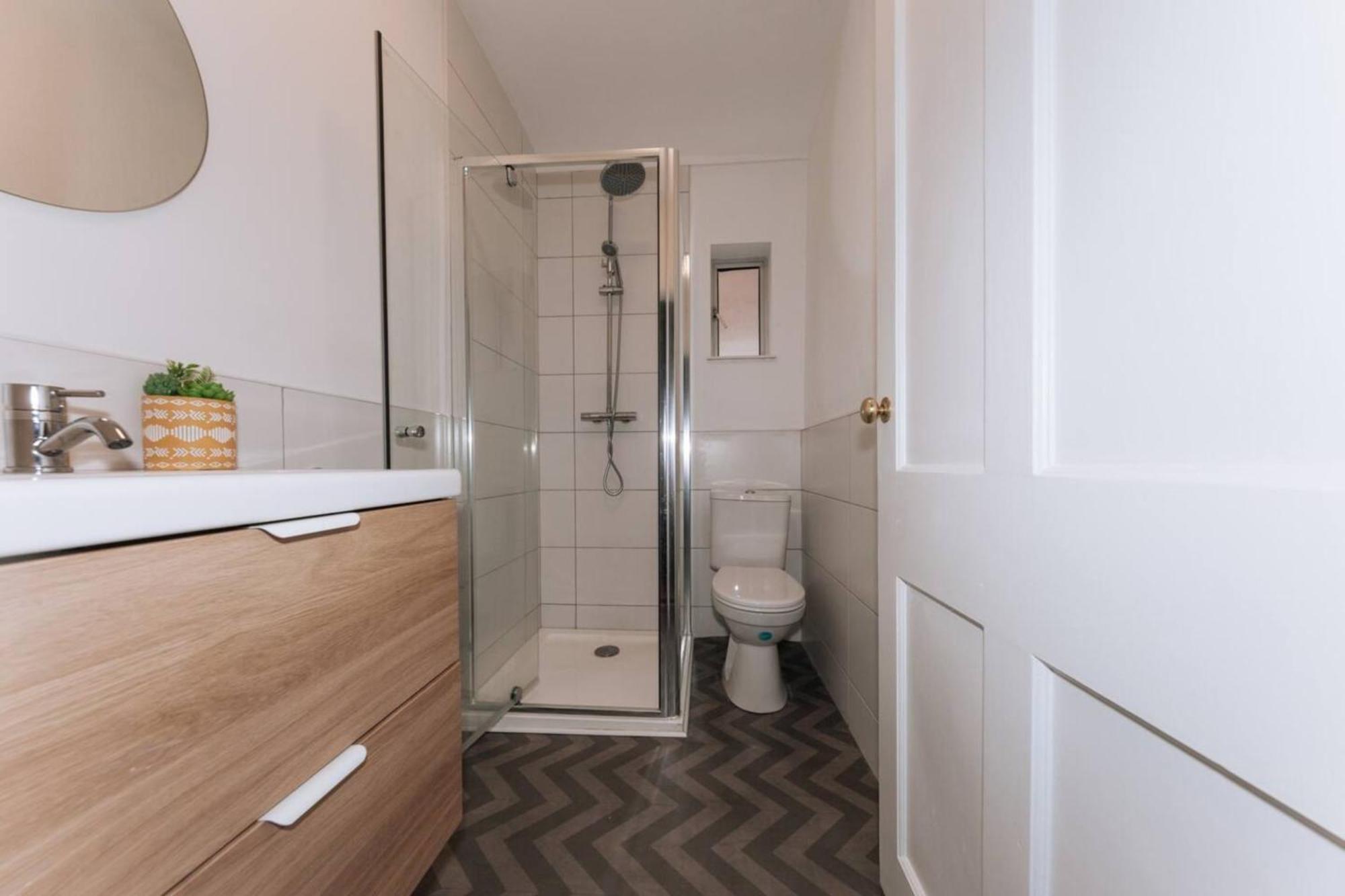Centrally Located & Spacious 4bd House- St Kevin's * Dublin