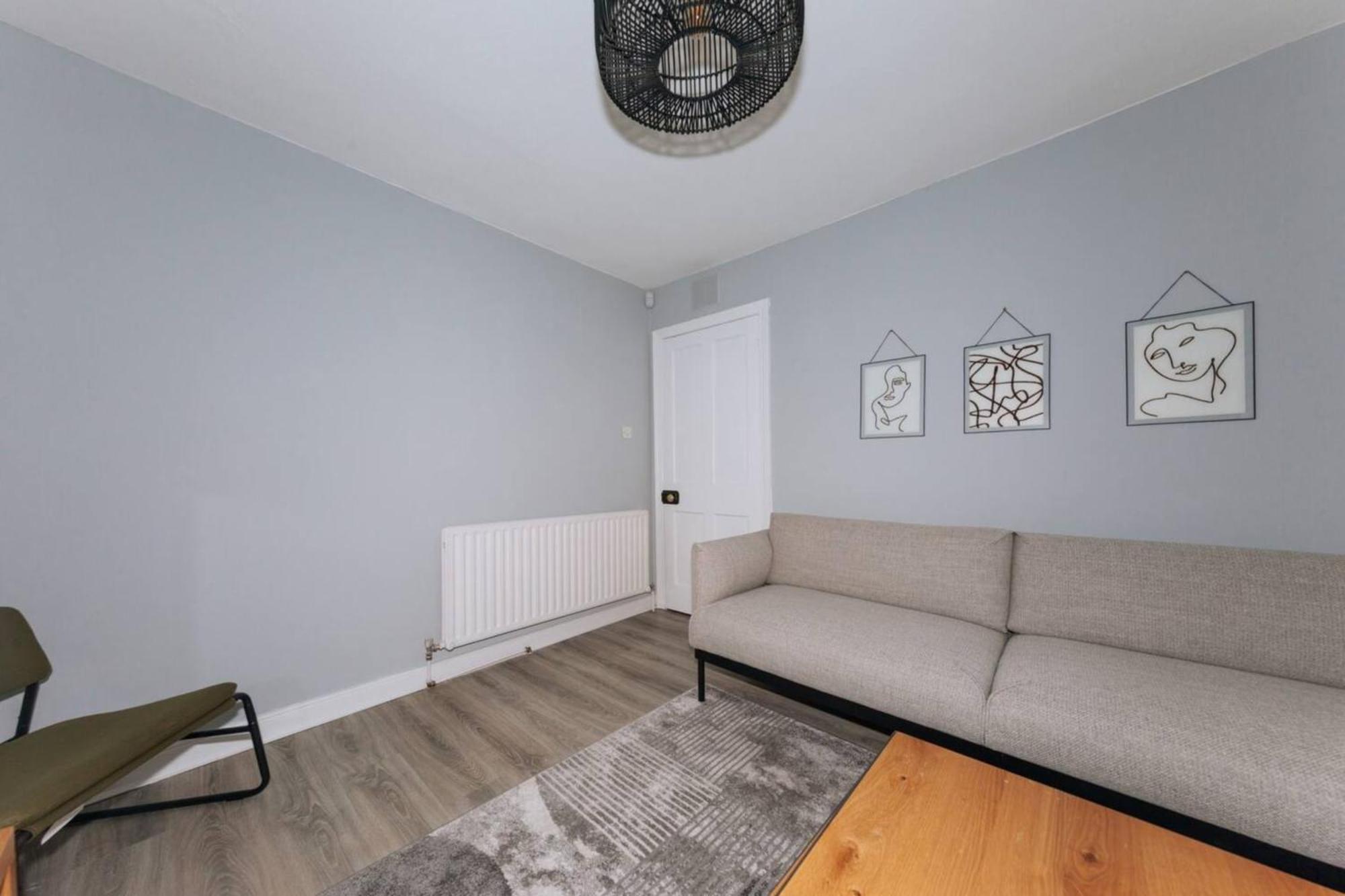 Centrally Located & Spacious 4bd House- St Kevin's Dublin