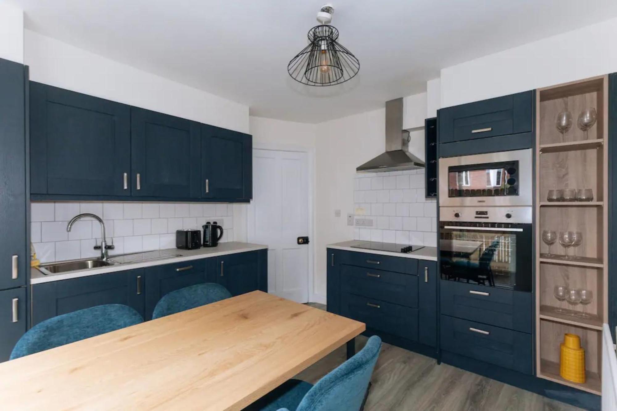 Centrally Located & Spacious 4bd House- St Kevin's Dublin